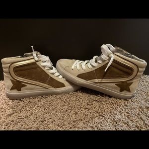 Shu Shop size 9 Roxette never worn sneakers!